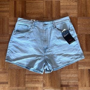NWT LEVI’S High Loose Shorts